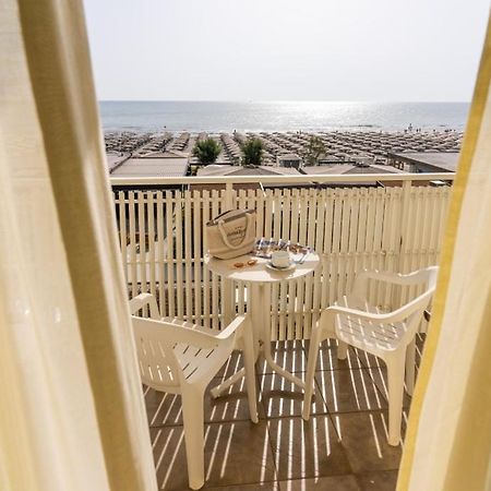 Hotel Byron Milano Marittima Dış mekan fotoğraf