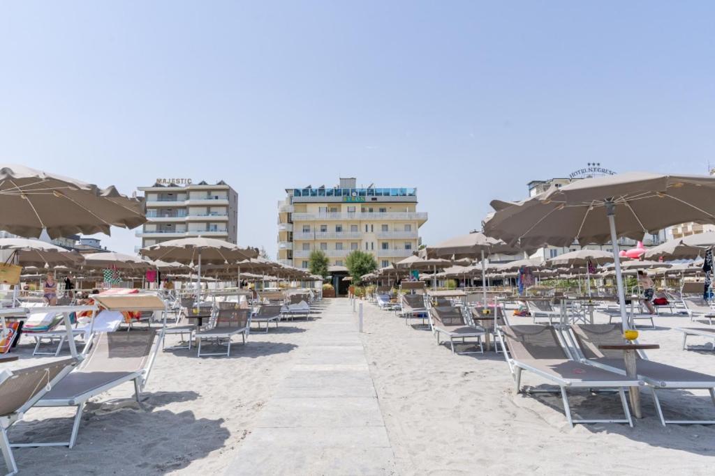 Hotel Byron Milano Marittima Dış mekan fotoğraf