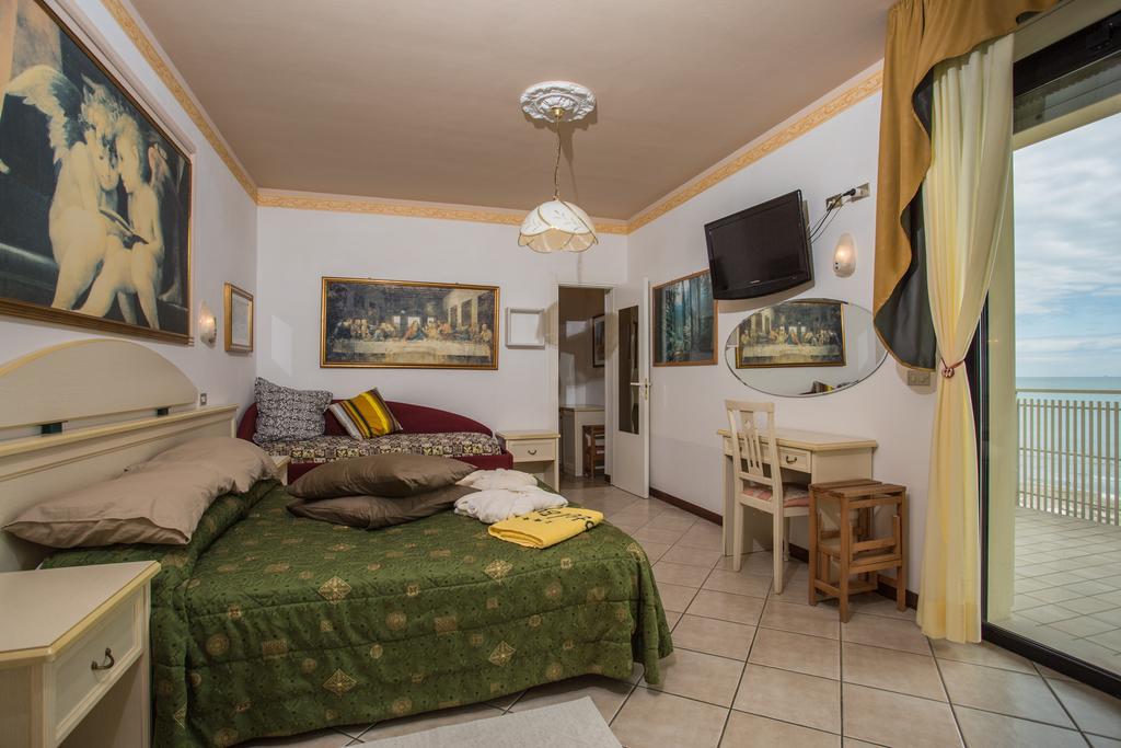 Hotel Byron Milano Marittima Dış mekan fotoğraf