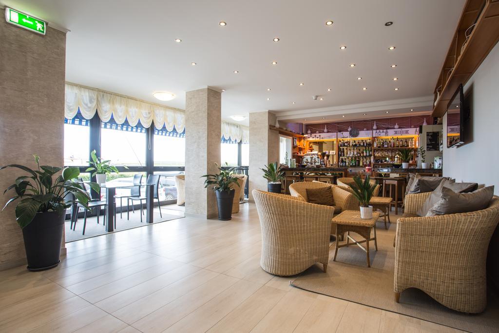 Hotel Byron Milano Marittima Dış mekan fotoğraf