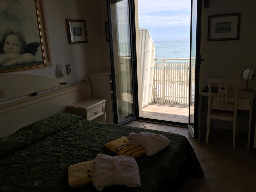 Hotel Byron Milano Marittima Dış mekan fotoğraf