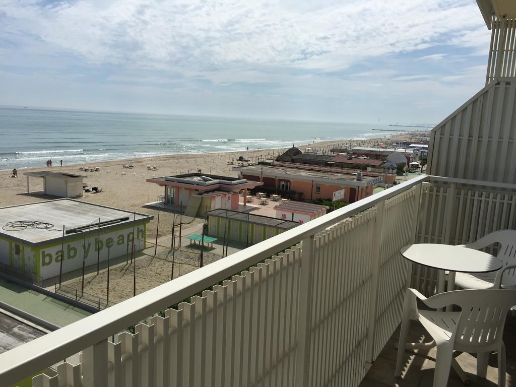 Hotel Byron Milano Marittima Dış mekan fotoğraf
