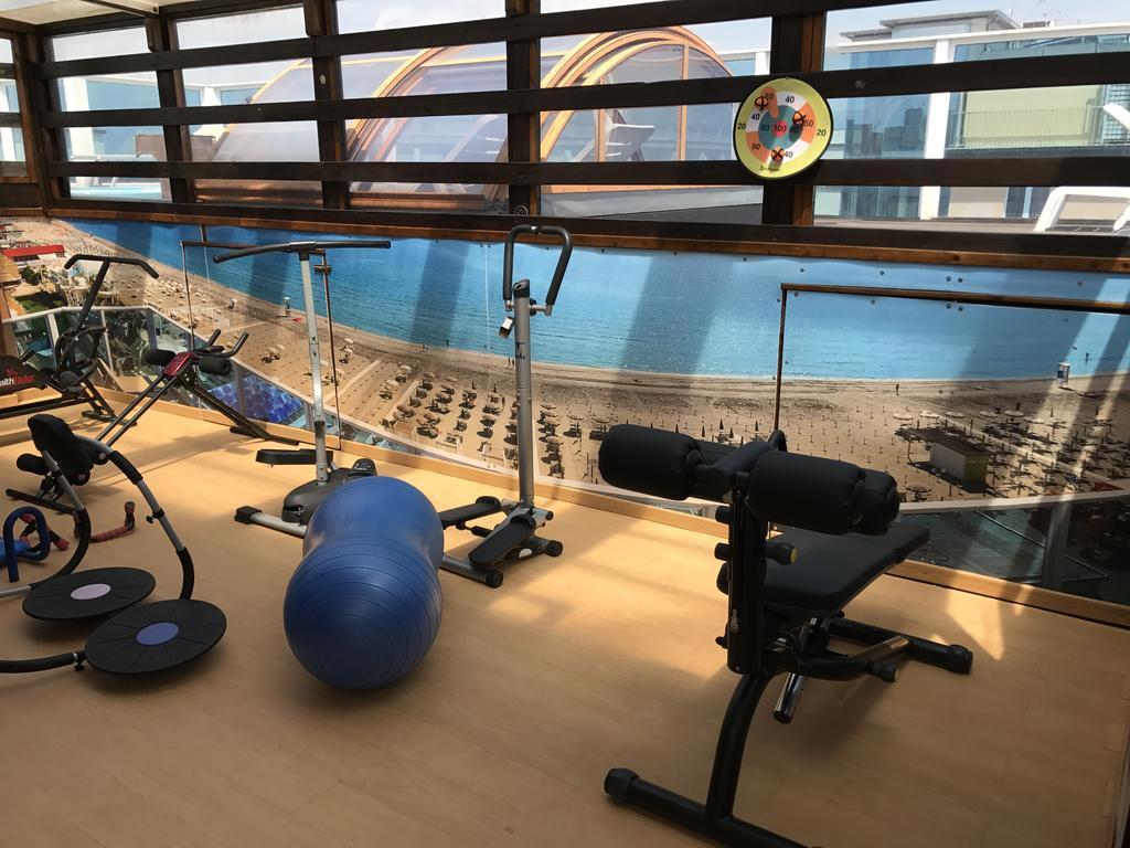 Hotel Byron Milano Marittima Dış mekan fotoğraf