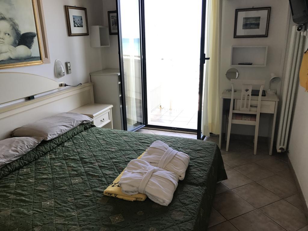 Hotel Byron Milano Marittima Dış mekan fotoğraf