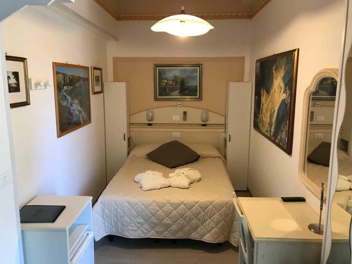 Hotel Byron Milano Marittima Dış mekan fotoğraf