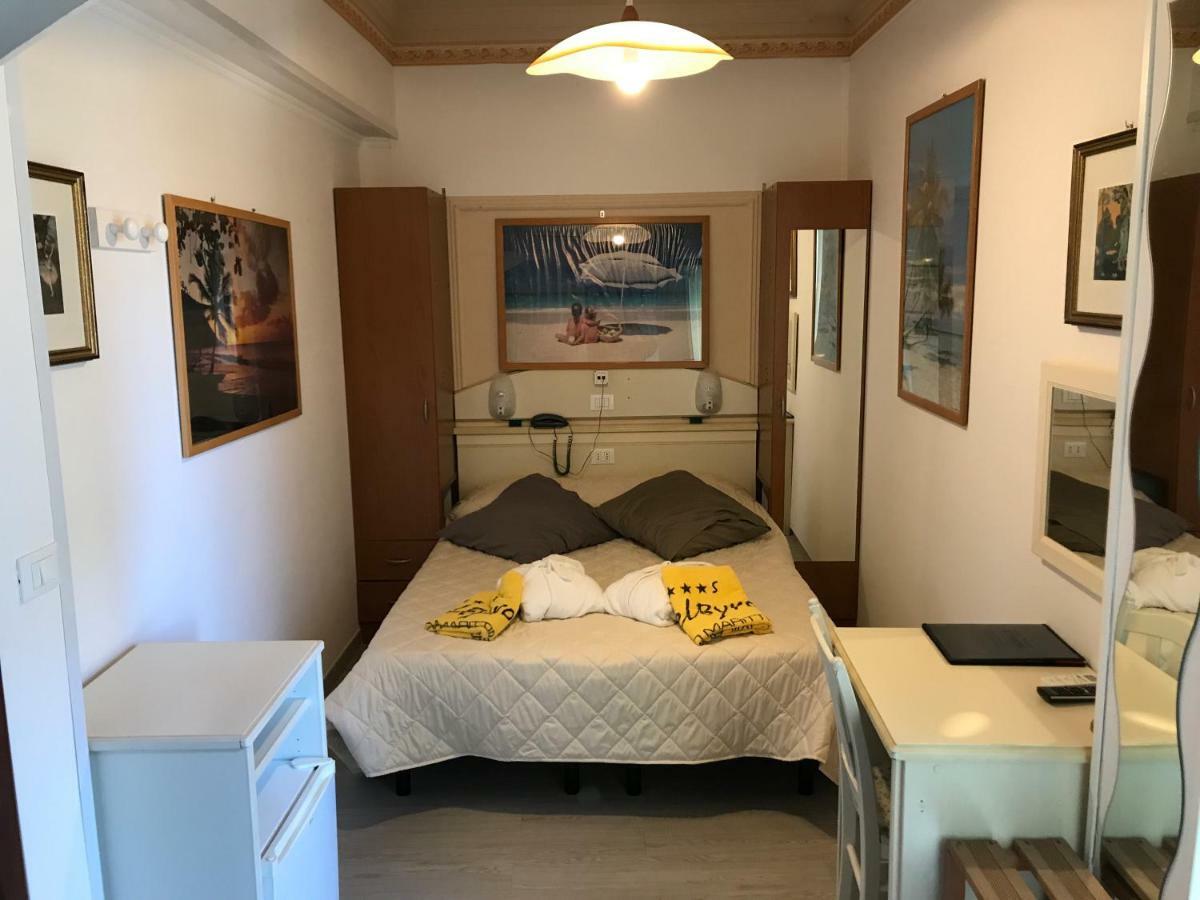 Hotel Byron Milano Marittima Dış mekan fotoğraf