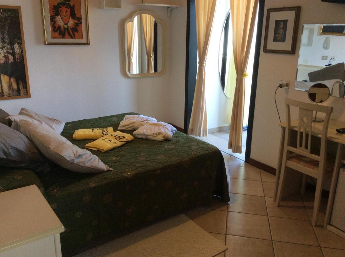 Hotel Byron Milano Marittima Dış mekan fotoğraf