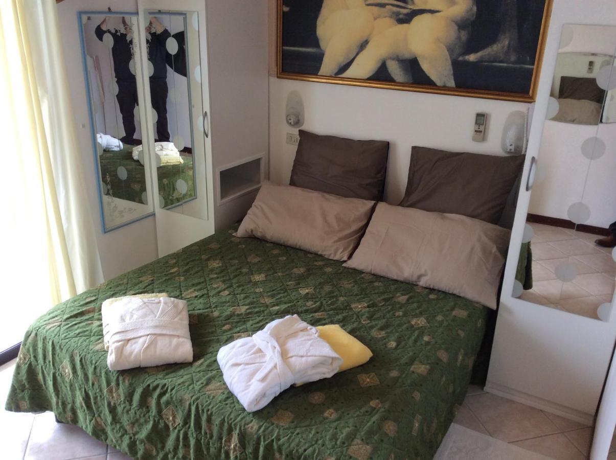 Hotel Byron Milano Marittima Dış mekan fotoğraf