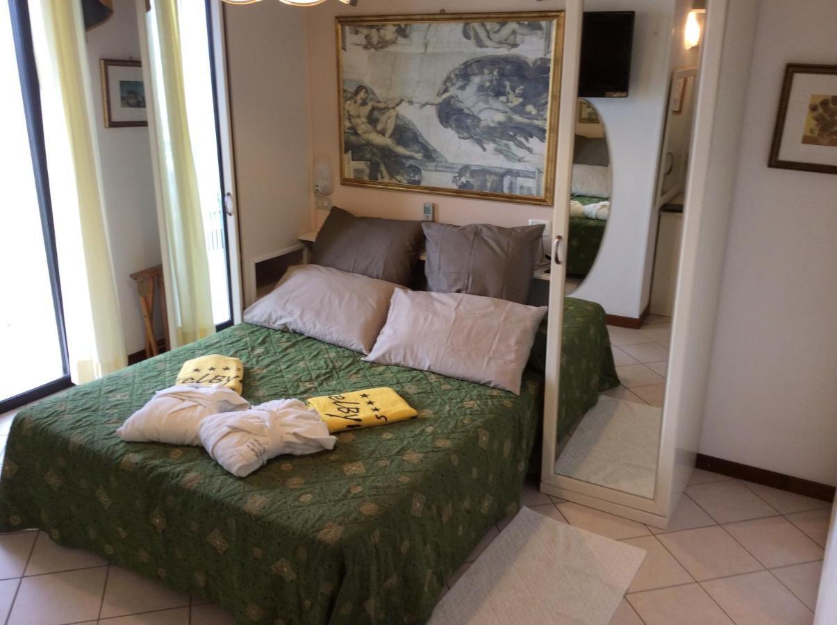 Hotel Byron Milano Marittima Dış mekan fotoğraf